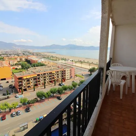 Basic Comfort San Luis 12º 0186 Appartement
